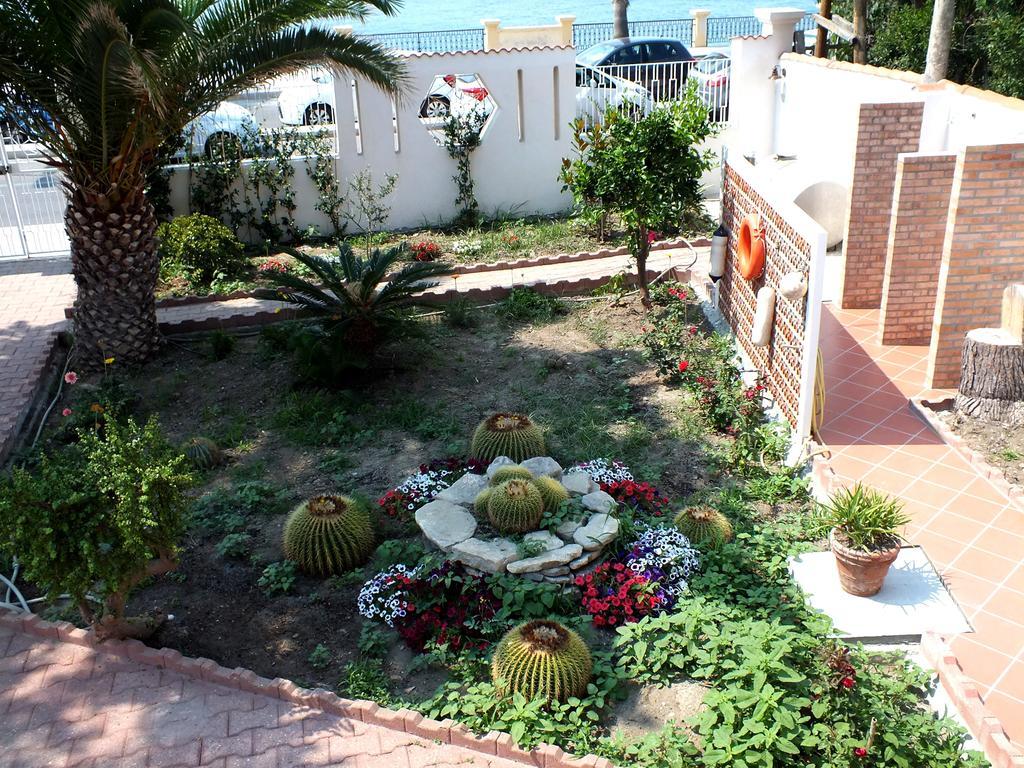 B&B Villa Sul Mare Melito Di Porto Salvo Luaran gambar