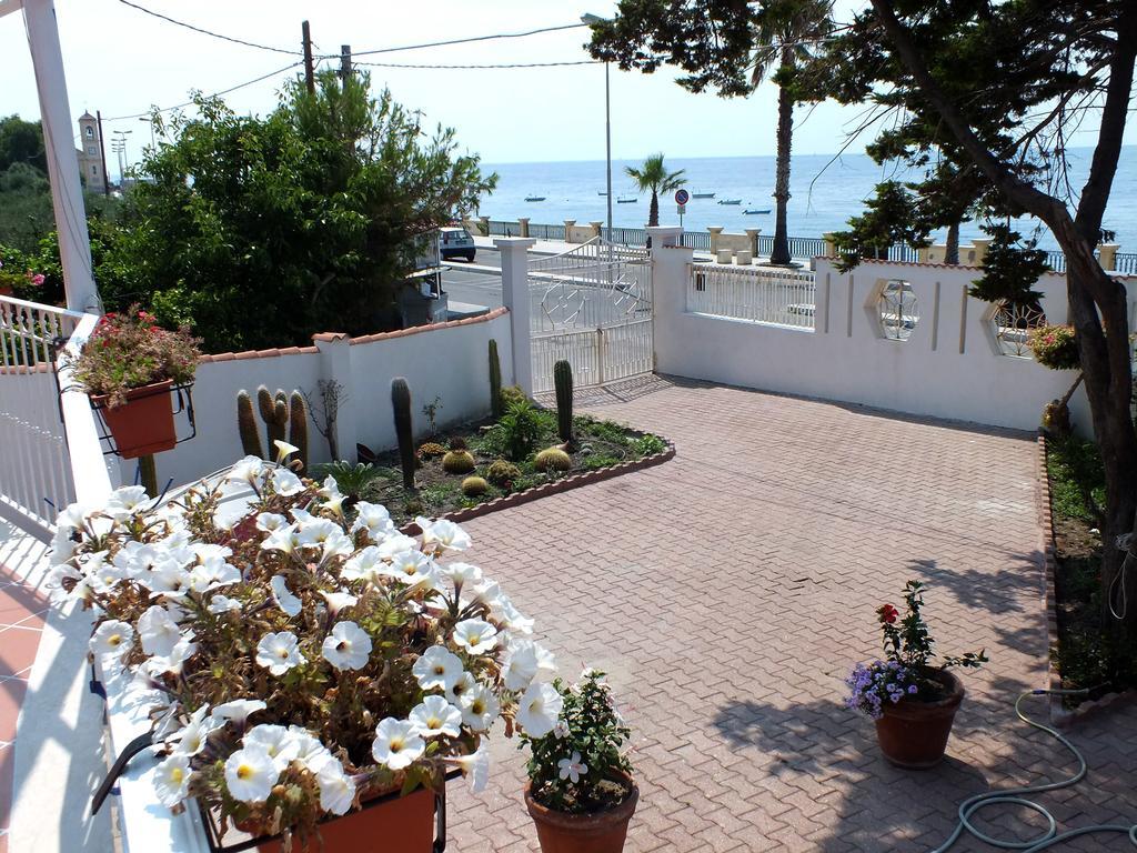 B&B Villa Sul Mare Melito Di Porto Salvo Luaran gambar