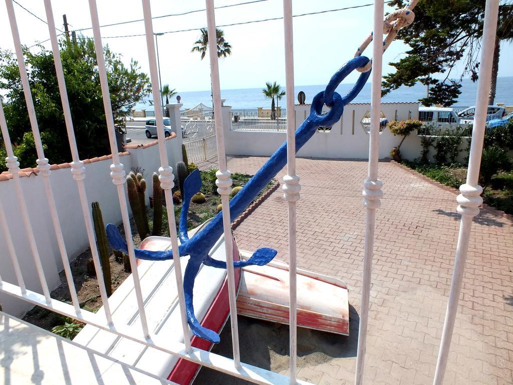 B&B Villa Sul Mare Melito Di Porto Salvo Luaran gambar