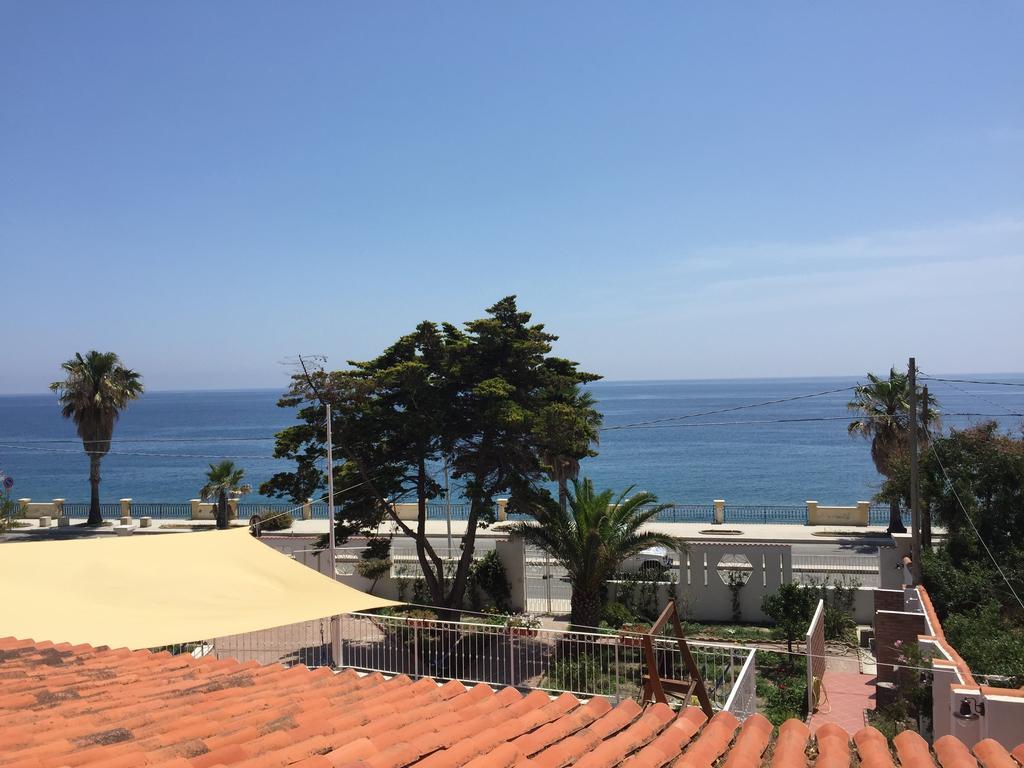 B&B Villa Sul Mare Melito Di Porto Salvo Luaran gambar